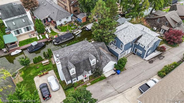 1400 Rossdale Drive, Waterford, MI 48328