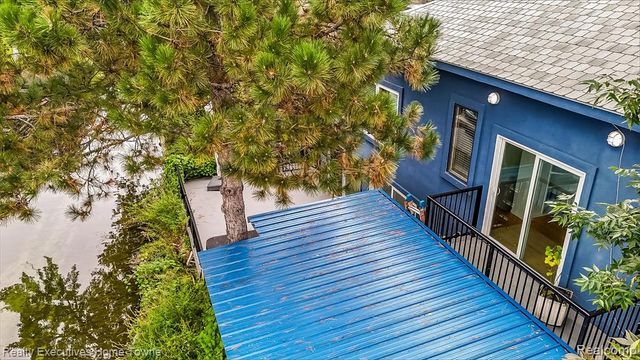 1400 Rossdale Drive, Waterford, MI 48328