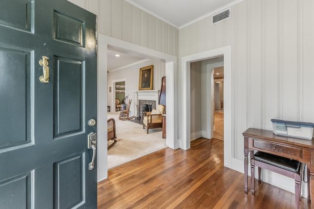 1103 E Goliad Avenue, Crockett, TX 75835