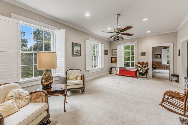 1103 E Goliad Avenue, Crockett, TX 75835