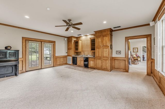 1103 E Goliad Avenue, Crockett, TX 75835