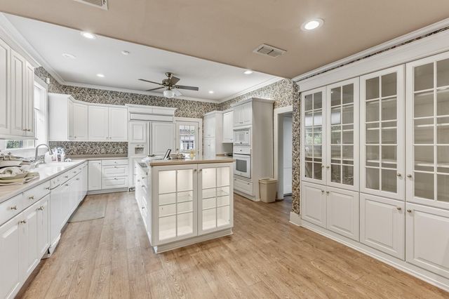 1103 E Goliad Avenue, Crockett, TX 75835