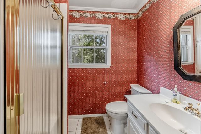 1103 E Goliad Avenue, Crockett, TX 75835