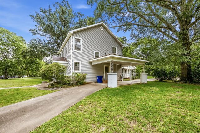 1103 E Goliad Avenue, Crockett, TX 75835