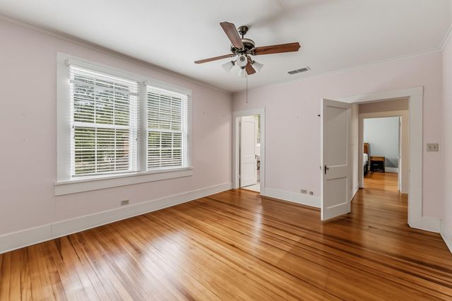 1103 E Goliad Avenue, Crockett, TX 75835