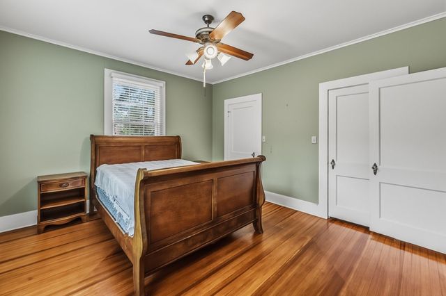 1103 E Goliad Avenue, Crockett, TX 75835
