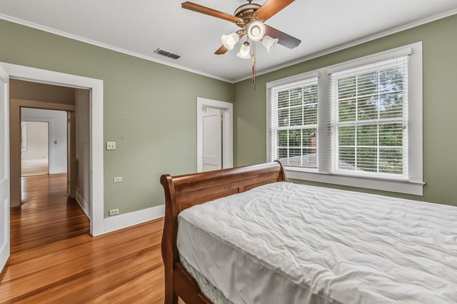 1103 E Goliad Avenue, Crockett, TX 75835