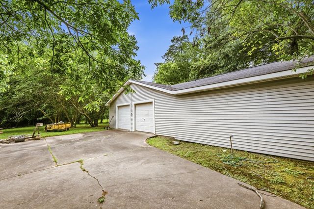 1103 E Goliad Avenue, Crockett, TX 75835