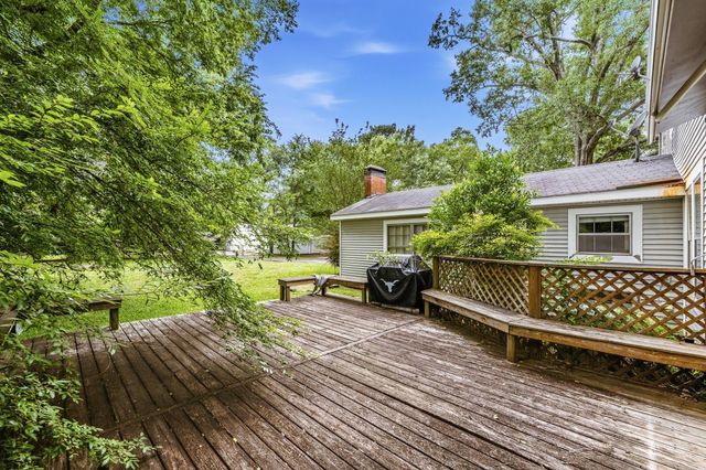 1103 E Goliad Avenue, Crockett, TX 75835