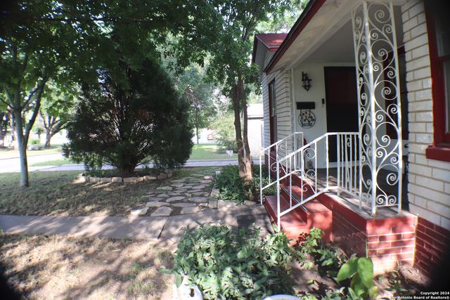 2306 W Huisache, San Antonio, TX 78201