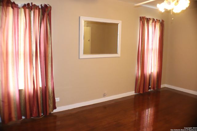 2306 W Huisache, San Antonio, TX 78201