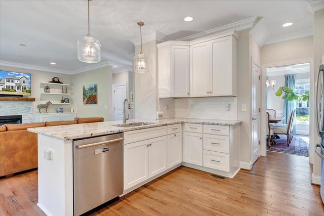 7055 Fairway Ridge CT, Salem, VA 24153