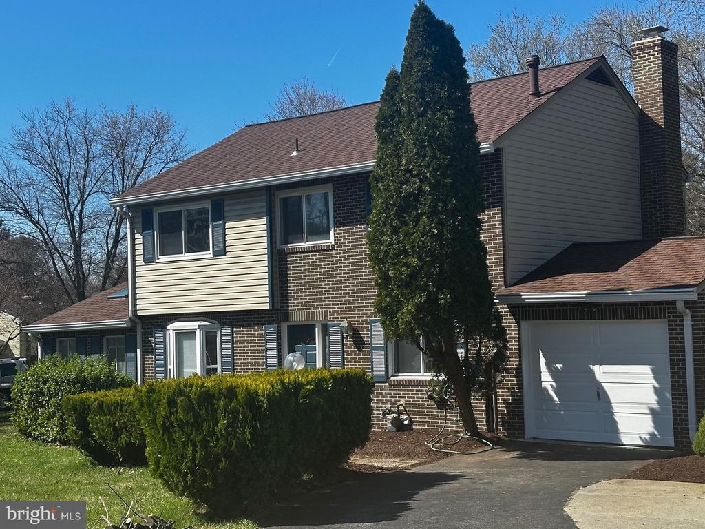 17720 MILLCREST DR, Rockville, MD 20855