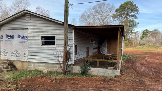 496 Sand Clay Road, Chesnee, SC 29323