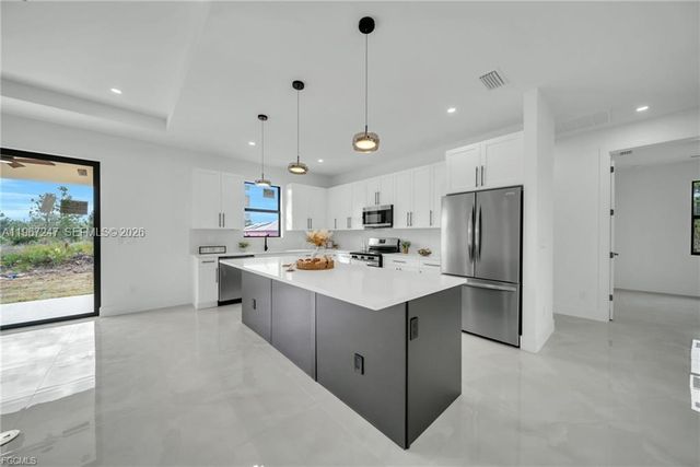 2911 46th st w, Lehigh Acres, FL 33971