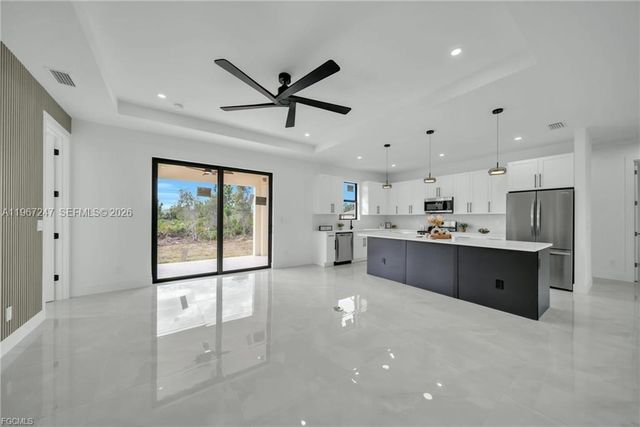 2911 46th st w, Lehigh Acres, FL 33971