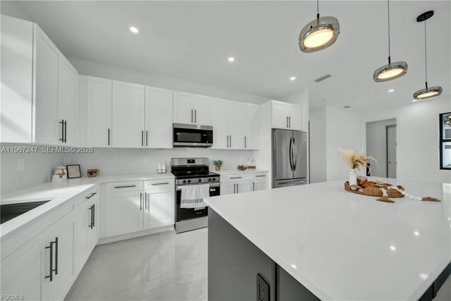 2911 46th st w, Lehigh Acres, FL 33971