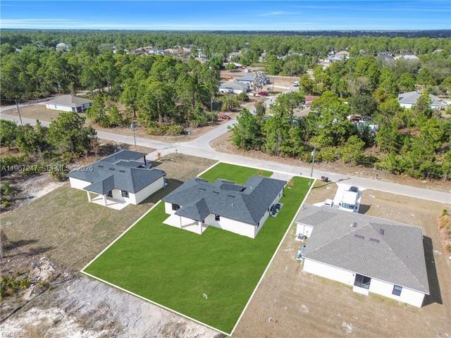 2911 46th st w, Lehigh Acres, FL 33971