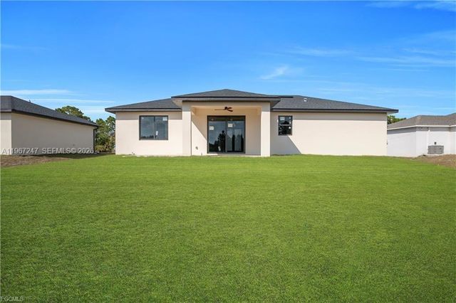 2911 46th st w, Lehigh Acres, FL 33971