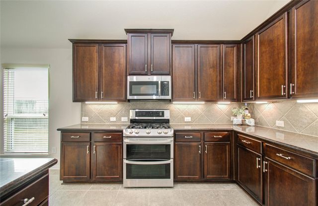 3322 Boomer Boulevard, Mont Belvieu, TX 77523