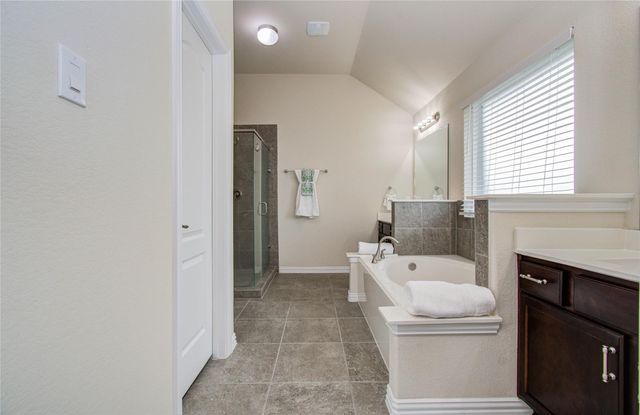 3322 Boomer Boulevard, Mont Belvieu, TX 77523