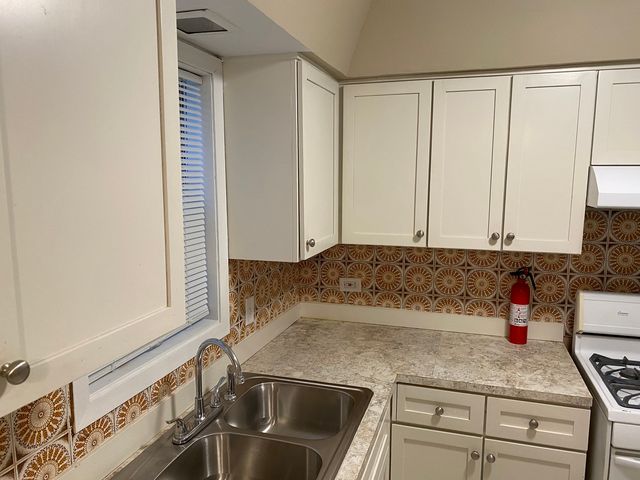 6742 W 63rd Street 1, Chicago, IL 60638