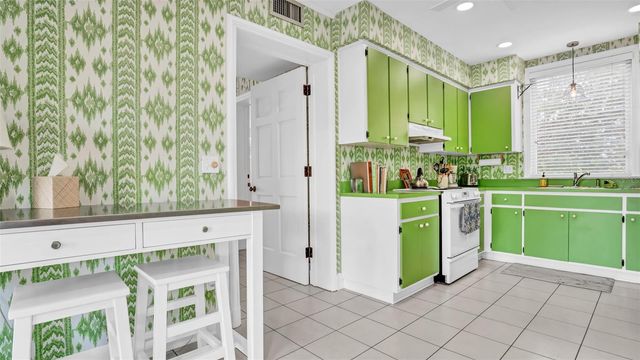 2300 N SCENIC HIGHWAY 37E, Lake Wales, FL 33898