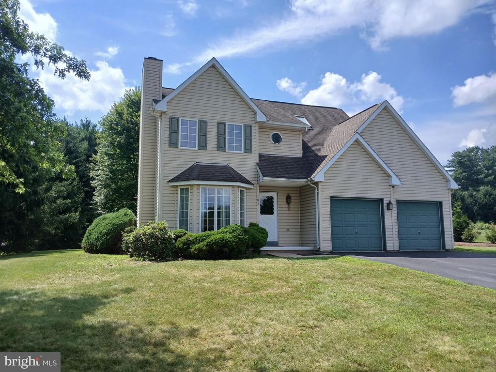 1015 WILLOW DR, Orwigsburg, PA 17961