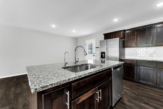 633 S Southgate Drive, Nixa, MO 65714
