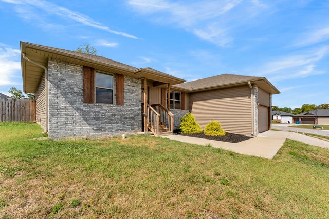 633 S Southgate Drive, Nixa, MO 65714