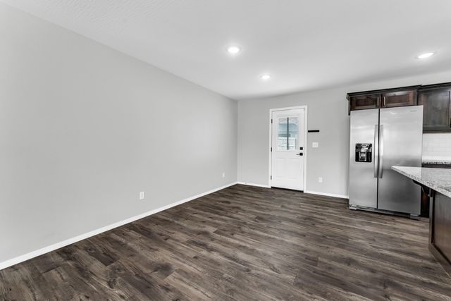 633 S Southgate Drive, Nixa, MO 65714