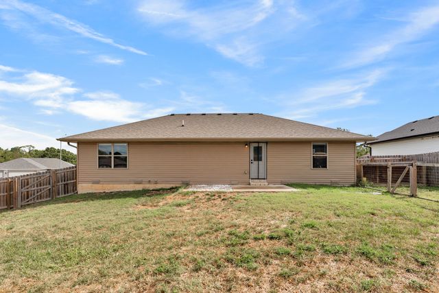 633 S Southgate Drive, Nixa, MO 65714