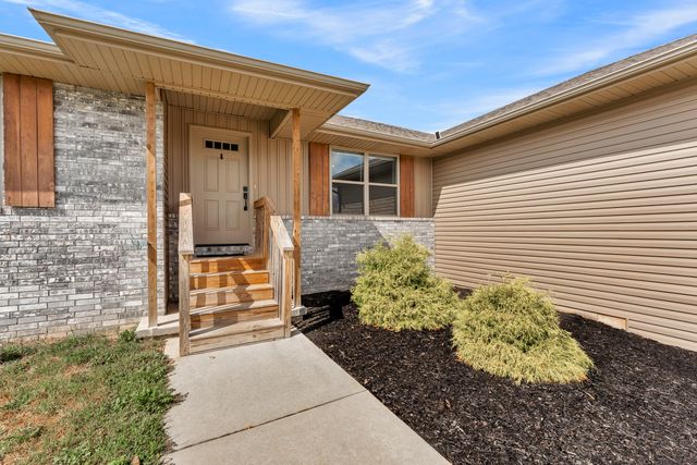 633 S Southgate Drive, Nixa, MO 65714