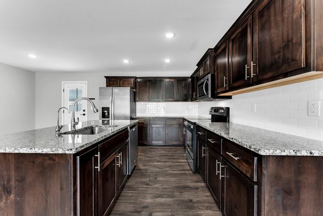633 S Southgate Drive, Nixa, MO 65714