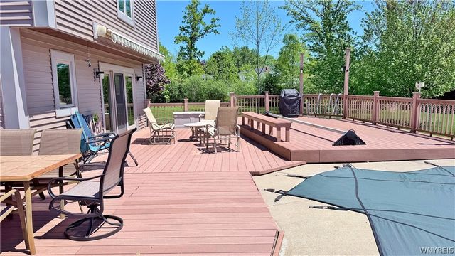 768 Michelle Court, Lewiston, NY 14092