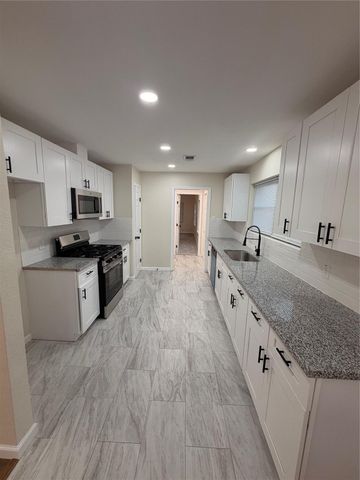 3221 County Road 890, Alvin, TX 77511