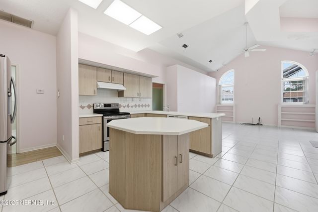 10 WESTGATE Lane, Palm Coast, FL 32164