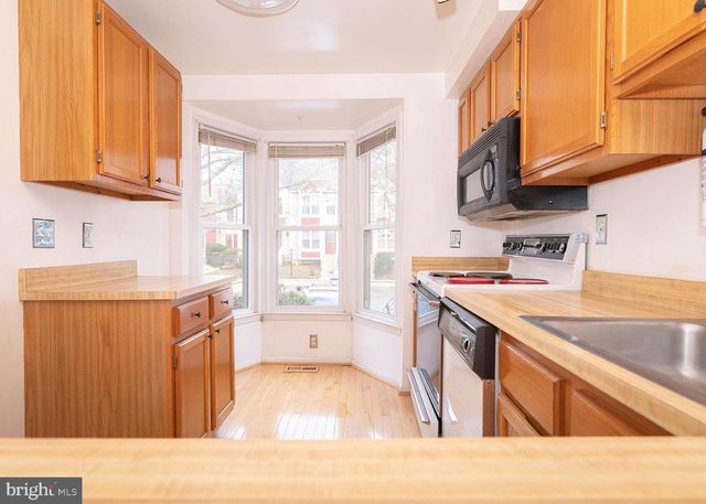 1703 WHISPERHILL DR, Reston, VA 20194