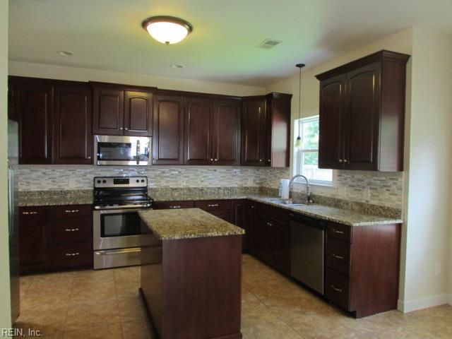 628 Argyll ST, Chesapeake, VA 23320