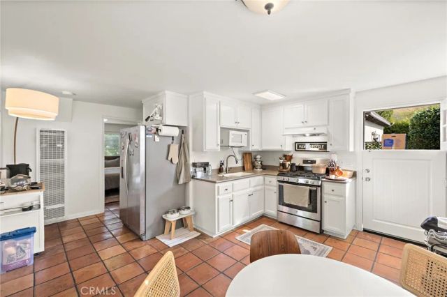 20451 Sun Valley Drive B, Laguna Beach, CA 92651