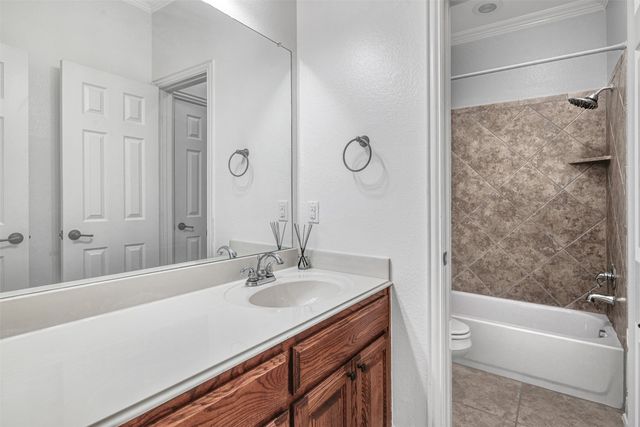 8 Chapel Hill Lane, Mclendon Chisholm, TX 75032