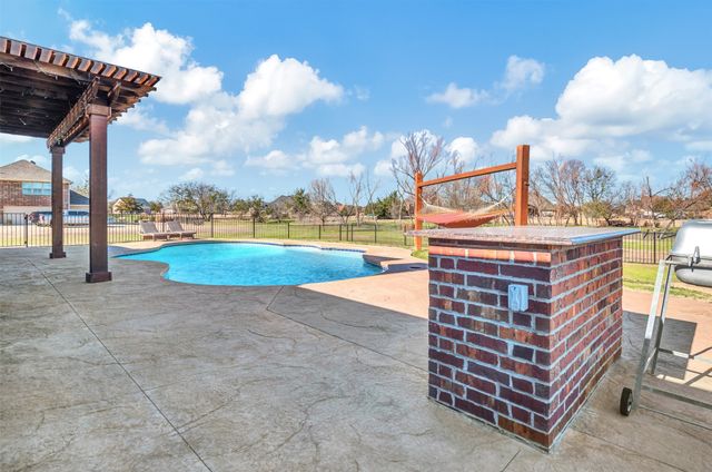 8 Chapel Hill Lane, Mclendon Chisholm, TX 75032