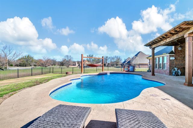 8 Chapel Hill Lane, Mclendon Chisholm, TX 75032