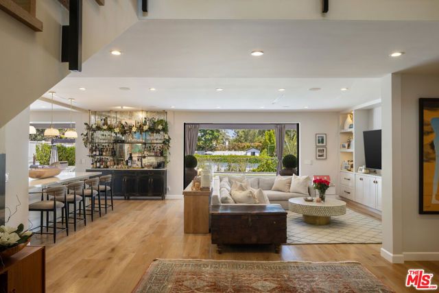 17145 Addison Street, Encino (los Angeles), CA 91316