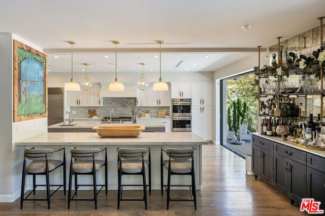 17145 Addison Street, Encino (los Angeles), CA 91316
