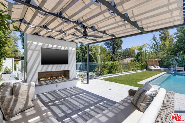 17145 Addison Street, Encino (los Angeles), CA 91316