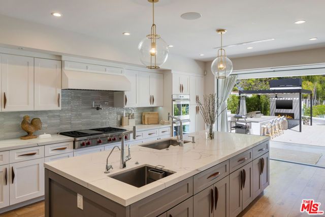 17145 Addison Street, Encino (los Angeles), CA 91316