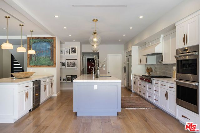17145 Addison Street, Encino (los Angeles), CA 91316