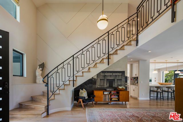 17145 Addison Street, Encino (los Angeles), CA 91316