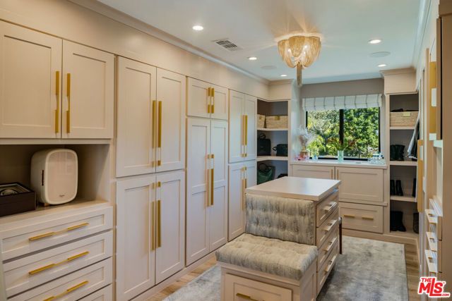 17145 Addison Street, Encino (los Angeles), CA 91316